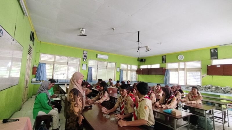OSIS SMP N 1 CEPIRING MEMBUAT SABUN MINYAK JELANTAH