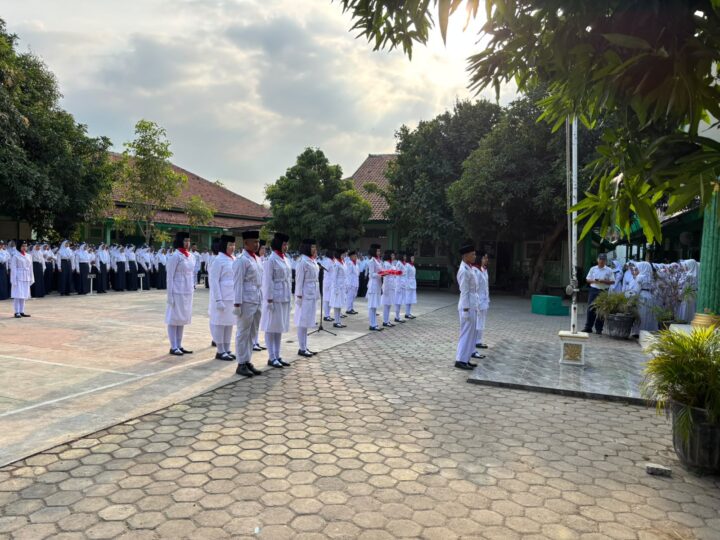 Semarak HUT ke-81 Kemerdekaan RI, SMPN 1 Cepiring Laksanakan Rangkaian Upacara Peringatan Kemerdekaan.
